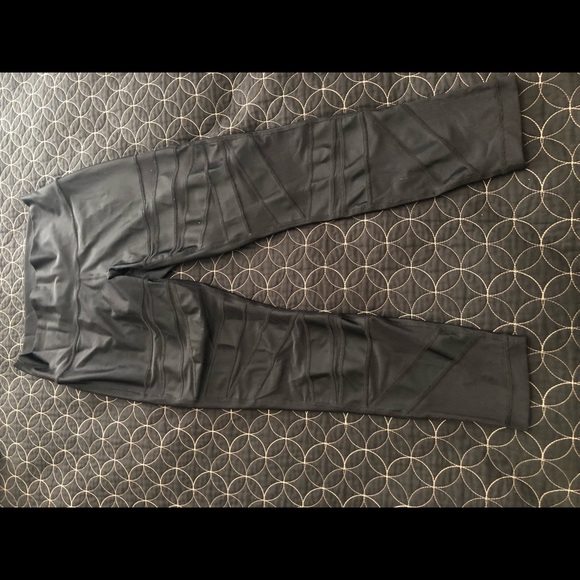 Lululemon Shine dot Tech Mesh - Picture 7 of 7